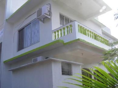 The Crib Hotel Morjim Esterno foto